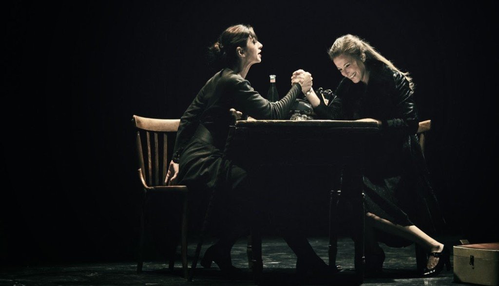 Teatro, spettacoli a Milano: "Io e Julia" al Teatro Libero fino a sabato 25 gennaio
