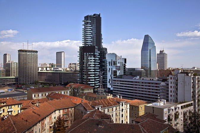 Dal 7 novembre in Fondazione Riccardo Catella la mostra GRATTANUVOLE. Un secolo di grattacieli a Milano