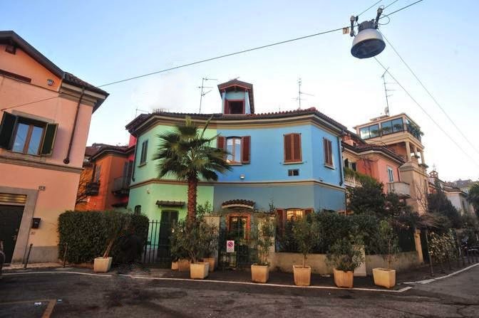 Cosa vedere a Milano: scopri le colorate case e le palme di via Lincoln