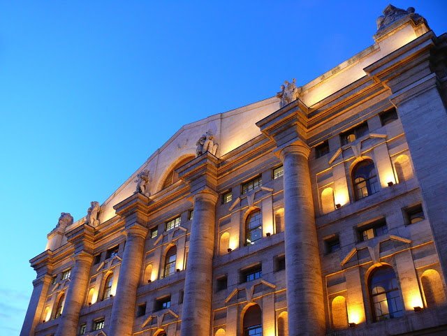 Palazzo Mezzanotte in Piazza Affari, sede della Borsa di Milano