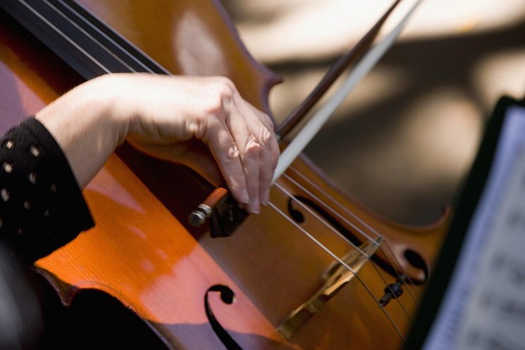 Capodanno 2016 a Genova: 101 violoncelli in concerto in piazza Matteotti