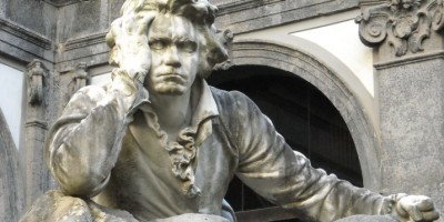 Statua di Ludwig van Beethoven, Conservatorio di San Pietro a Majella, Napoli, 1895. Opera di Francesco Jerace