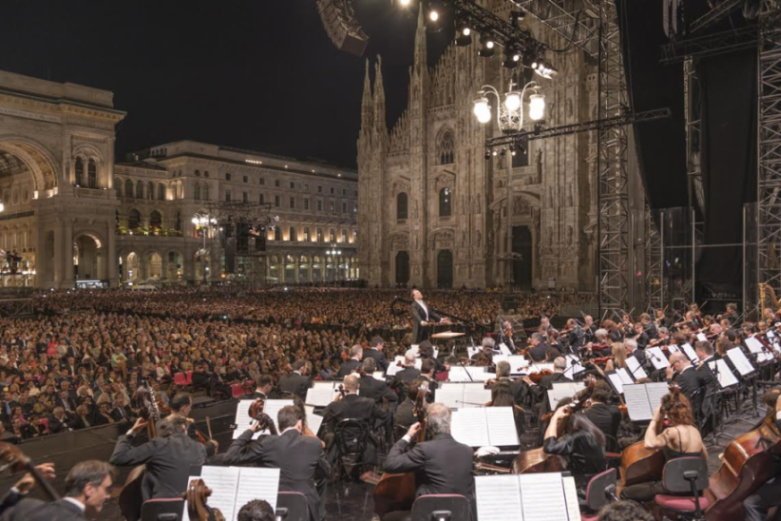 La Filarmonica della Scala durante una delle precedenti edizioni del Concerto per Milano in Duomo