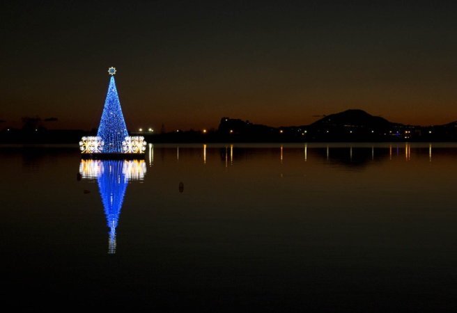 Albero di Natale galleggiante di Bacoli