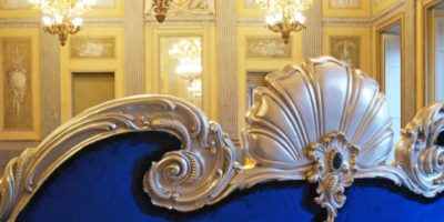 Icone della Musica: a Villa Reale esposto il divano di Colombostile per Michael Jackson