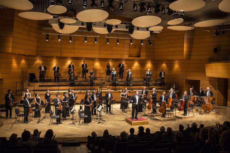 L'orchestra pomeriggi musicali in concerto al Teatro Dal Verme di Milano