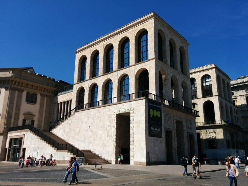 Museo del Novecento, Milano. Facciata esterna sede museale