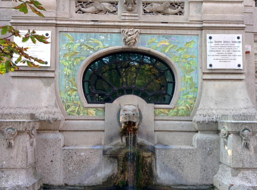 Acquario Civico di Milano: esterno con fontana ippopotamo
