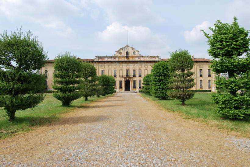 Villa Arconati facciata esterna e giardino