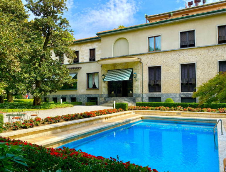 Villa Necchi Campiglio a milano: facciata esterna e piscina