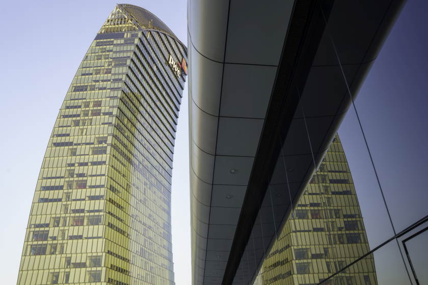 Torre Libeskind, detta il curvo, è il quartier generale di PWC a Milano