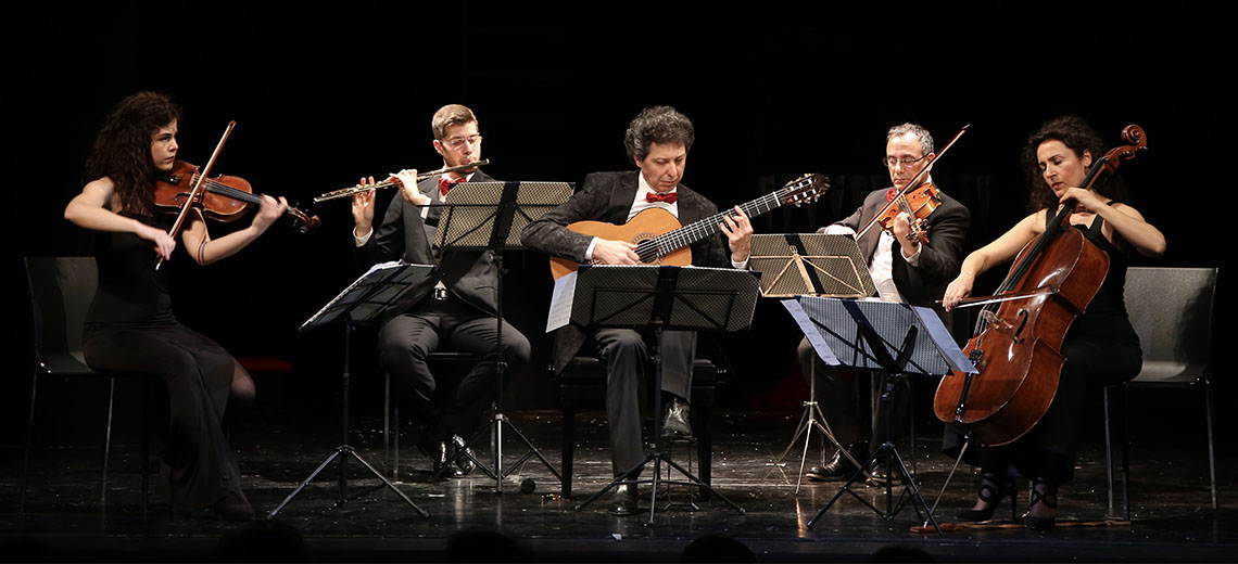 Roberto Porroni ed Ensemble Duomo in concerto al Teatro Filodrammatici Milano