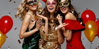 Carnevale Ambrosiano Milano ragazze con maschera