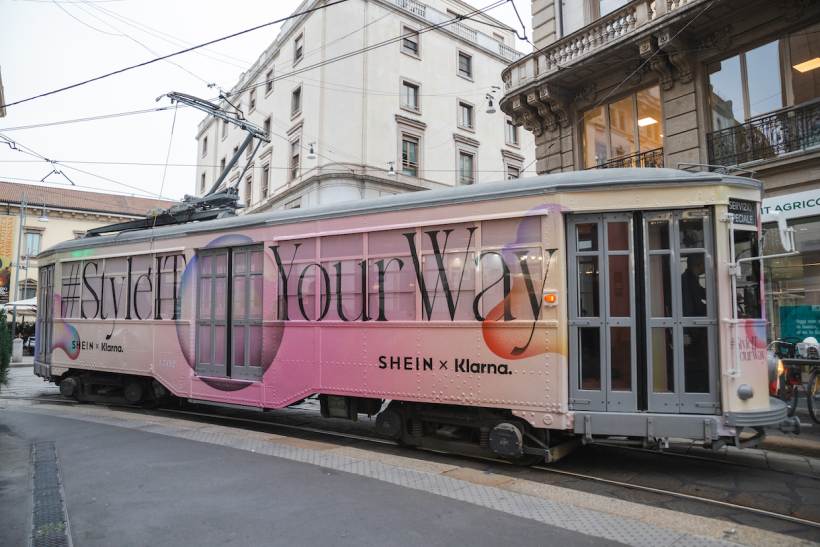 SHEIN x Klarna presenta il tram Milano che porta in giro la creatività