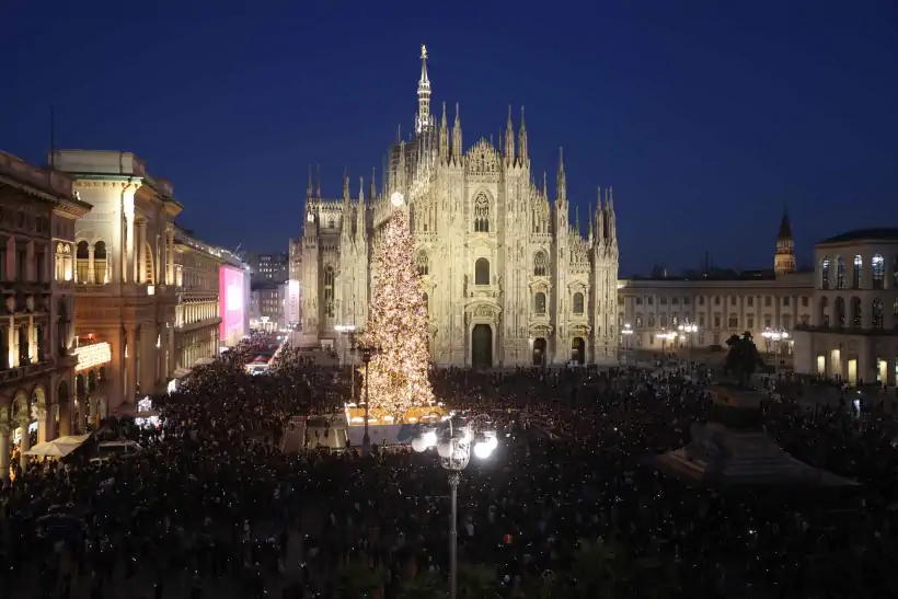 Albero di Natale 2023 in Piazza Duomo Milano: accensione abete natalizio dal 6 dicembre