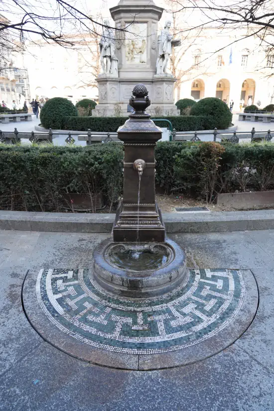 Cosa vedere a Milano: fontanelle. vedovelle e draghi verdi