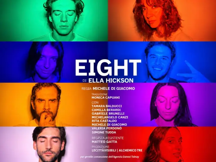 Lo spettacolo Eight di Ella Hickson al Teatro Elfo Puccini di Milano